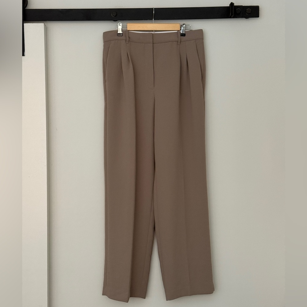 Aritzia Effortless Pant in Crepette